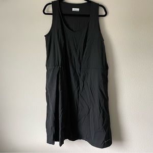 Columbia Omni Shield Size L Black Dress Drawstring Lightweight